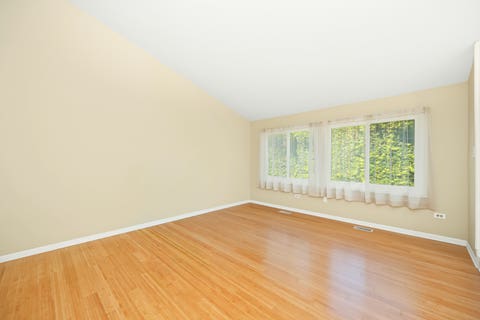 Tiny photo for 19 Elmwood Square, Indian Head Park, IL 60525 (MLS # 12706403)