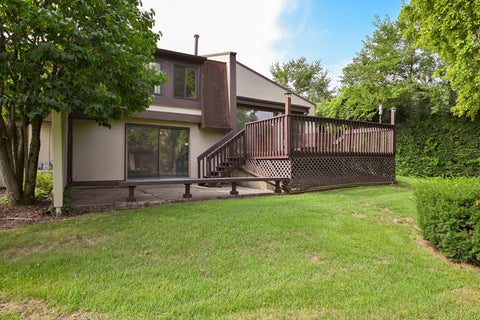 Tiny photo for 19 Elmwood Square, Indian Head Park, IL 60525 (MLS # 12706403)