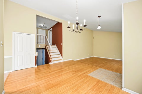 Tiny photo for 19 Elmwood Square, Indian Head Park, IL 60525 (MLS # 12706403)