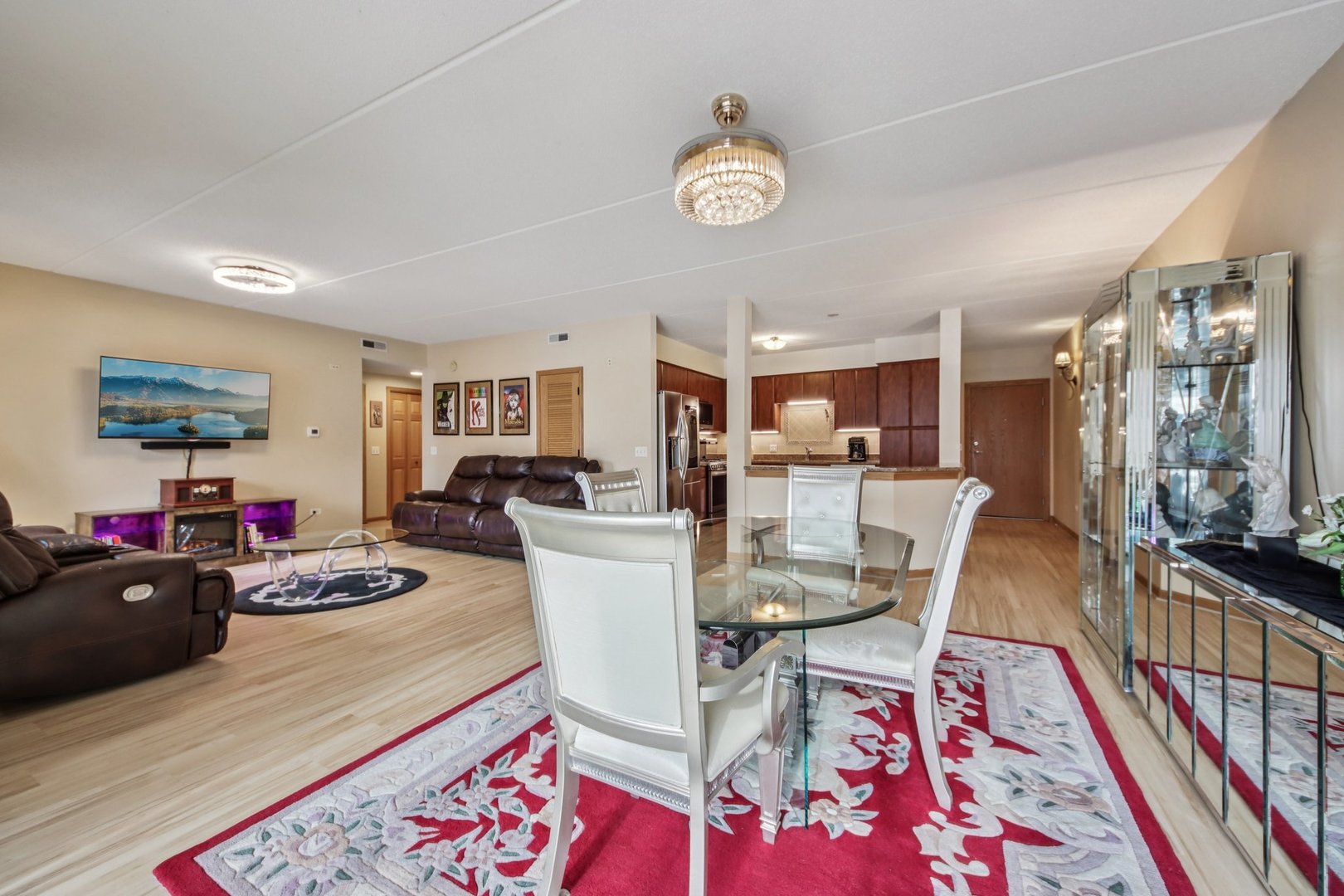 8727 W Bryn Mawr Avenue 307