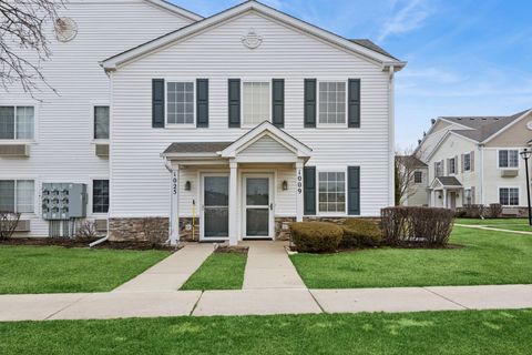 Photo of 1009 Silverstone Drive #1009, Carpentersville, IL 60110 (MLS # 12597909)