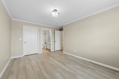 Tiny photo for 1009 Silverstone Drive #1009, Carpentersville, IL 60110 (MLS # 12597909)