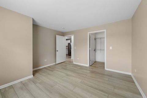 Tiny photo for 1009 Silverstone Drive #1009, Carpentersville, IL 60110 (MLS # 12597909)