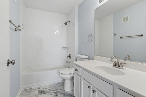 Tiny photo for 1009 Silverstone Drive #1009, Carpentersville, IL 60110 (MLS # 12597909)