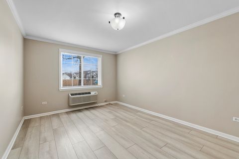 Tiny photo for 1009 Silverstone Drive #1009, Carpentersville, IL 60110 (MLS # 12597909)