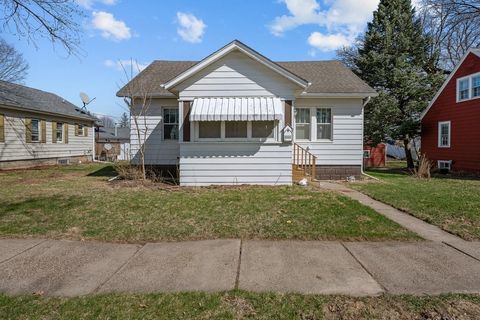 Photo of 2525 29th Street, Rock Island, IL 61201 (MLS # 12609730)