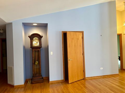 Tiny photo for 11904 Somerset Road, Orland Park, IL 60467 (MLS # 12562301)