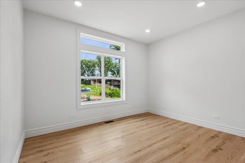 Tiny photo for 5615 Airdrie Court, Hoffman Estates, IL 60192 (MLS # 12539984)