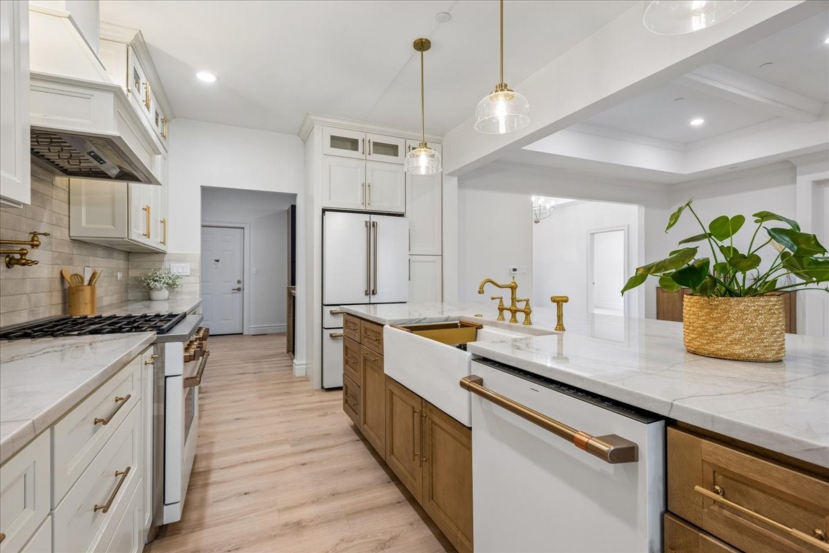 5615 Airdrie Court