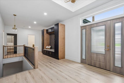 Tiny photo for 5615 Airdrie Court, Hoffman Estates, IL 60192 (MLS # 12539984)