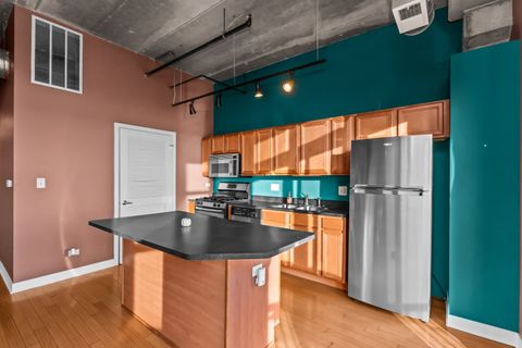 Tiny photo for 833 W 15TH Place #514, Chicago, IL 60608 (MLS # 12541828)