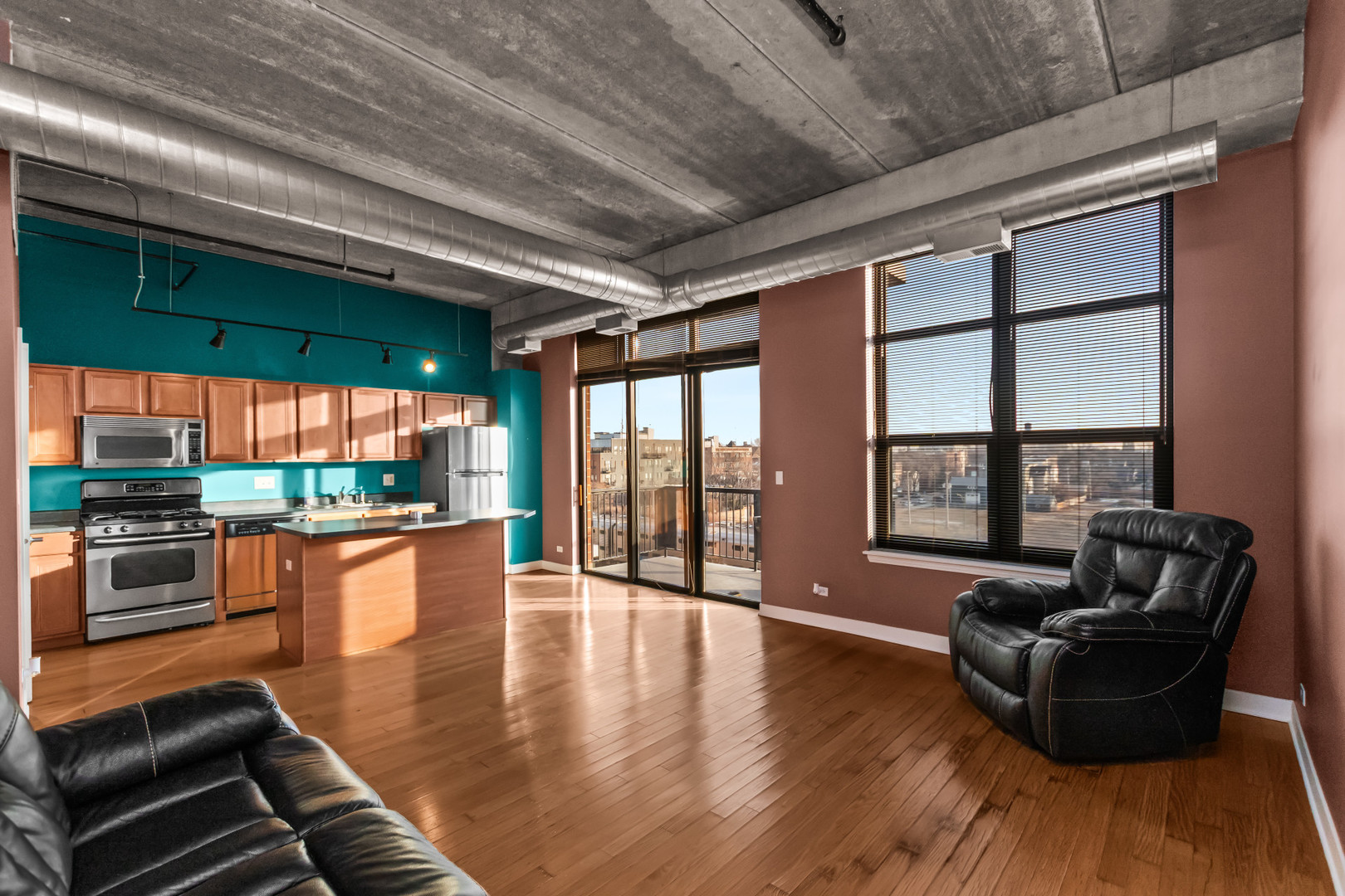 833 W 15TH Place 514