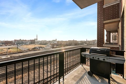 Tiny photo for 833 W 15TH Place #514, Chicago, IL 60608 (MLS # 12541828)