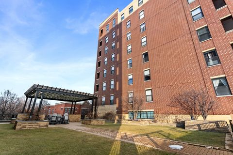 Tiny photo for 833 W 15TH Place #514, Chicago, IL 60608 (MLS # 12541828)