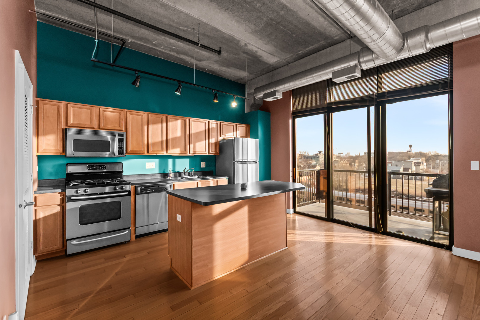 833 W 15TH Place 514