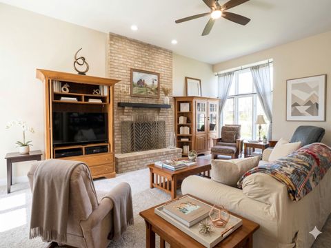 Tiny photo for 613 Silver Glen Road, McHenry, IL 60050 (MLS # 12614327)