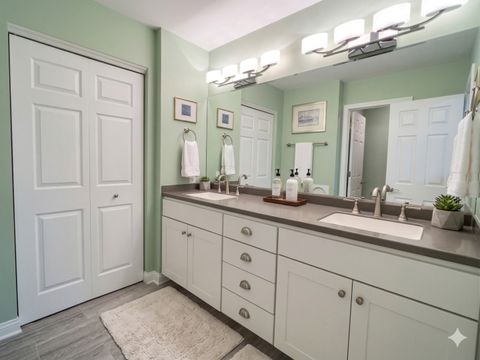 Tiny photo for 613 Silver Glen Road, McHenry, IL 60050 (MLS # 12614327)