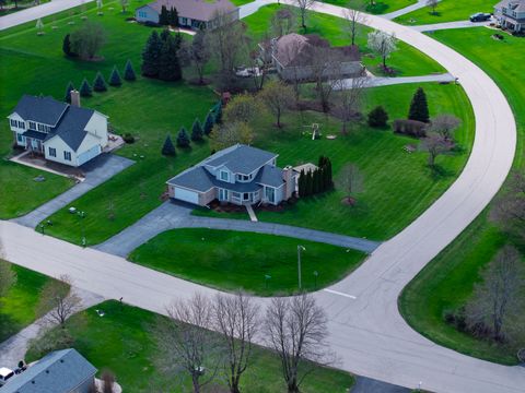 Tiny photo for 613 Silver Glen Road, McHenry, IL 60050 (MLS # 12614327)