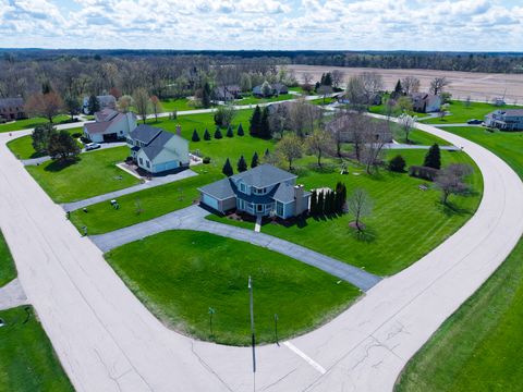 Tiny photo for 613 Silver Glen Road, McHenry, IL 60050 (MLS # 12614327)