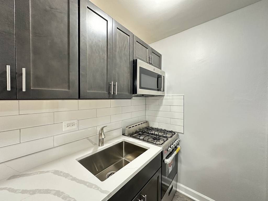 4612 N Beacon Street 1E