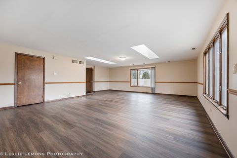 Tiny photo for 16400 Sherwood Drive, Orland Park, IL 60462 (MLS # 12524077)