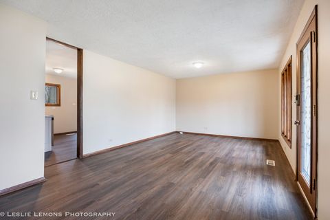 Tiny photo for 16400 Sherwood Drive, Orland Park, IL 60462 (MLS # 12524077)