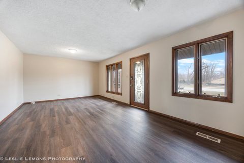 Tiny photo for 16400 Sherwood Drive, Orland Park, IL 60462 (MLS # 12524077)