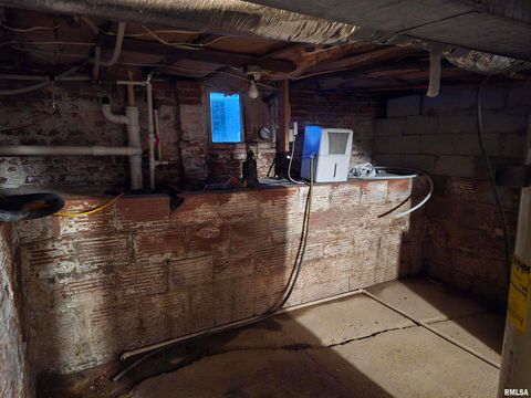 Tiny photo for 1028 S ROOSEVELT Street, Harrisburg, IL 62946 (MLS # EB460364)