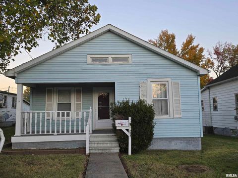 Photo of 1028 S ROOSEVELT Street, Harrisburg, IL 62946 (MLS # EB460364)