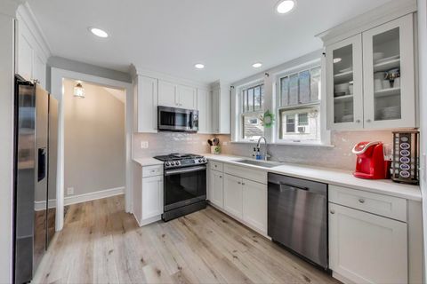 Tiny photo for 634 N Prairie Avenue, Mundelein, IL 60060 (MLS # 12460945)
