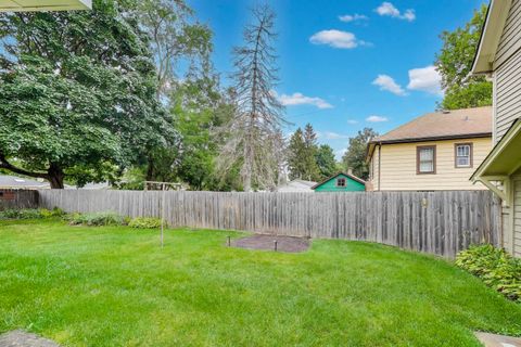 Tiny photo for 634 N Prairie Avenue, Mundelein, IL 60060 (MLS # 12460945)