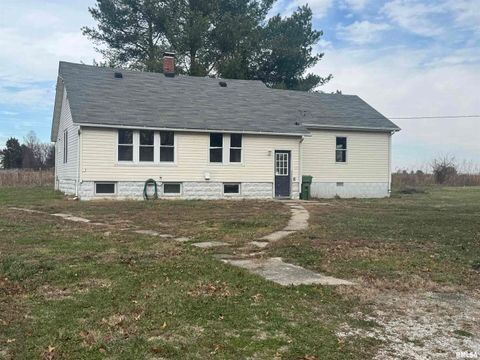 Photo of 23392 N IL Hwy 37 Highway, Dix, IL 62830 (MLS # EB460695)