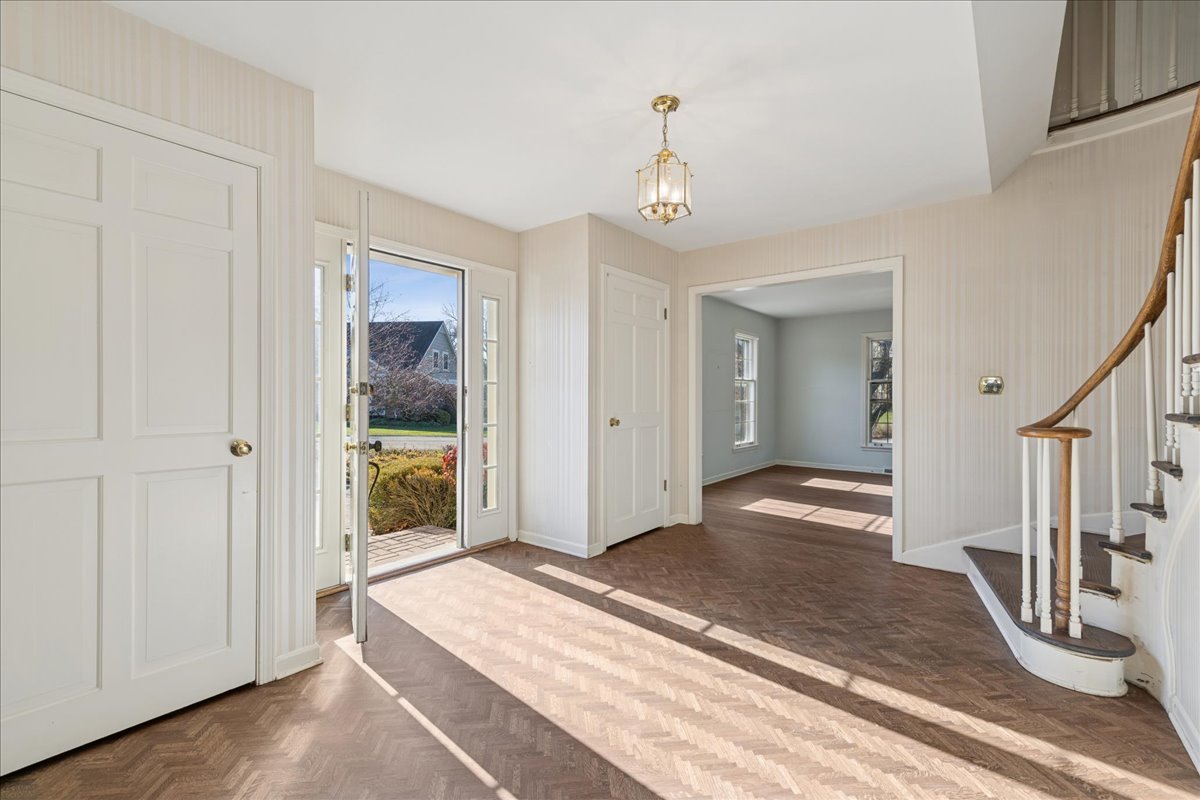 1300 Lake Shore Drive S