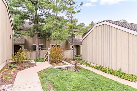 Photo of 789 Oak Hill Road, Lake Barrington, IL 60010 (MLS # 12632389)