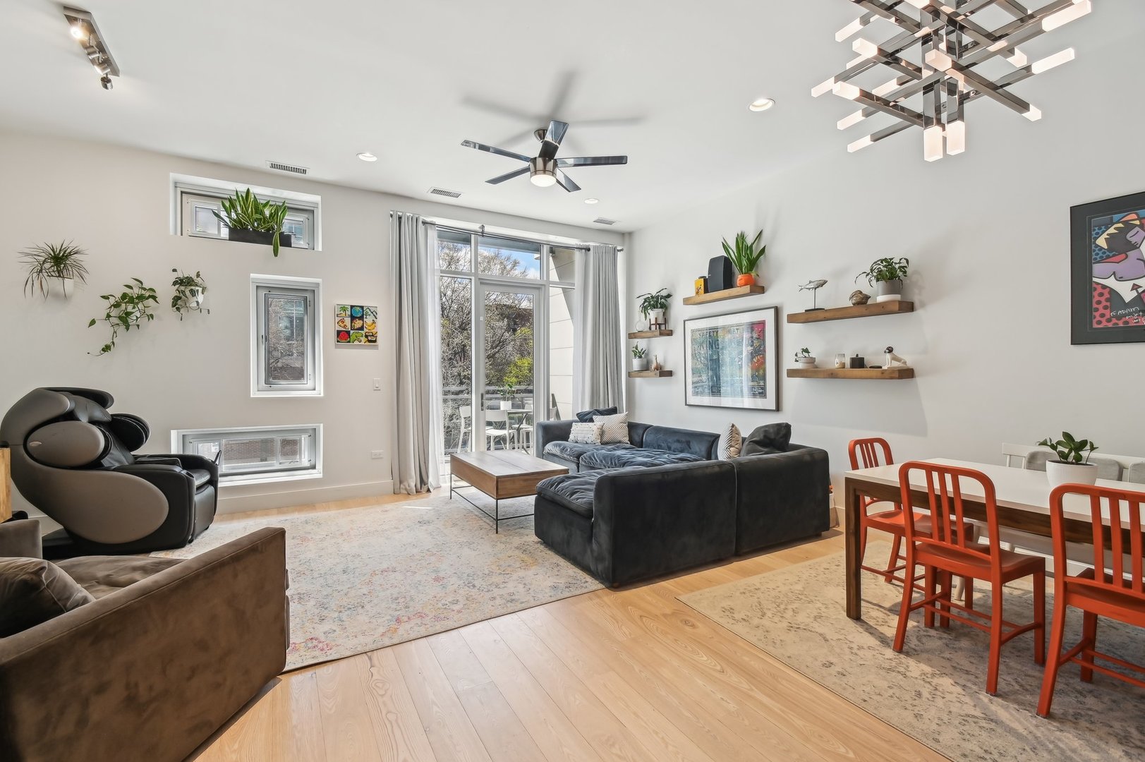 1128 W Adams Street 2W