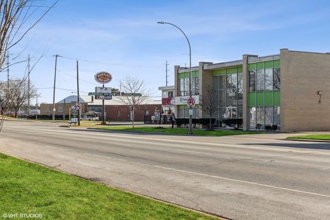 Tiny photo for 9848 W Roosevelt Road, Westchester, IL 60154 (MLS # 11951235)