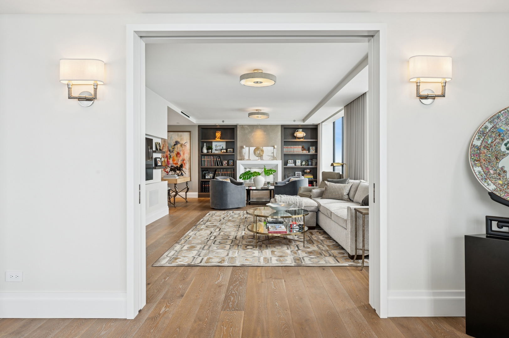 Chicago, Illinois 60611, United States, 3 Bedrooms Bedrooms, ,4 BathroomsBathrooms,Residential,Active,204115