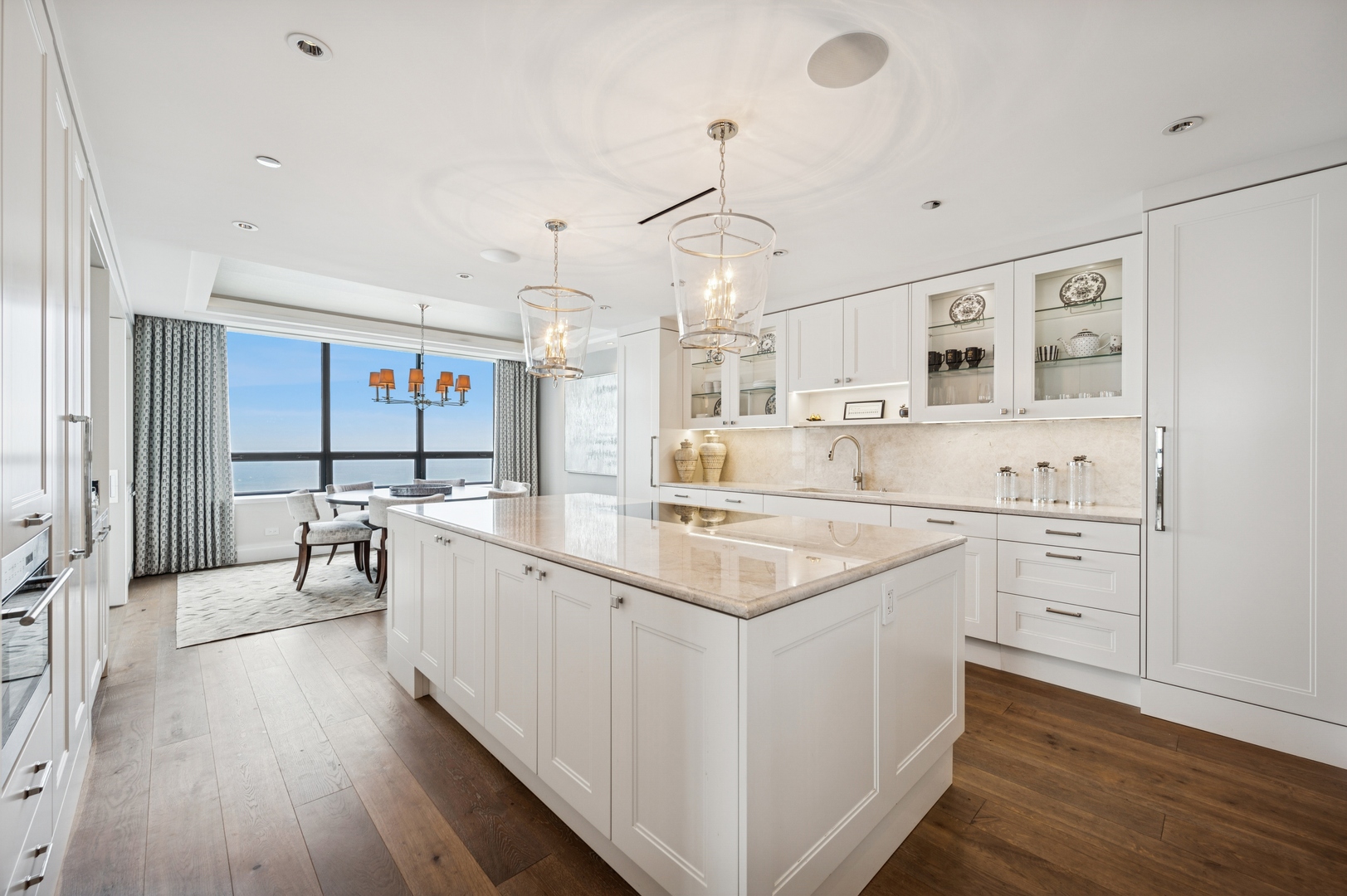 Chicago, Illinois 60611, United States, 3 Bedrooms Bedrooms, ,4 BathroomsBathrooms,Residential,Active,204115