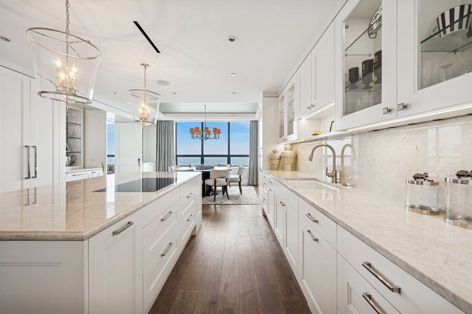 Chicago, Illinois 60611, United States, 3 Bedrooms Bedrooms, ,4 BathroomsBathrooms,Residential,Active,204115