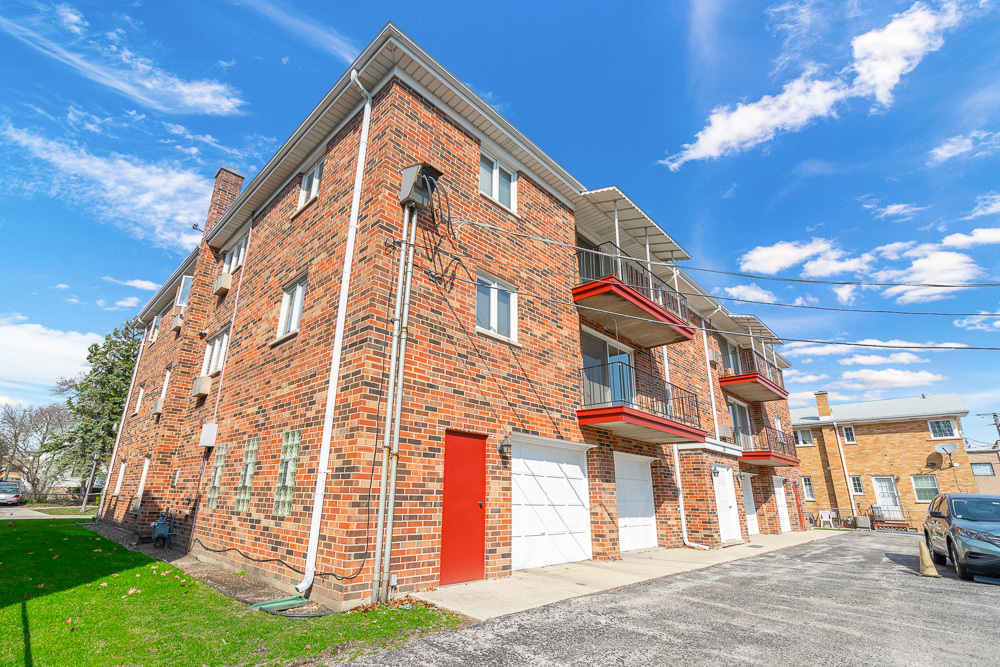 21 S Waiola Avenue 02