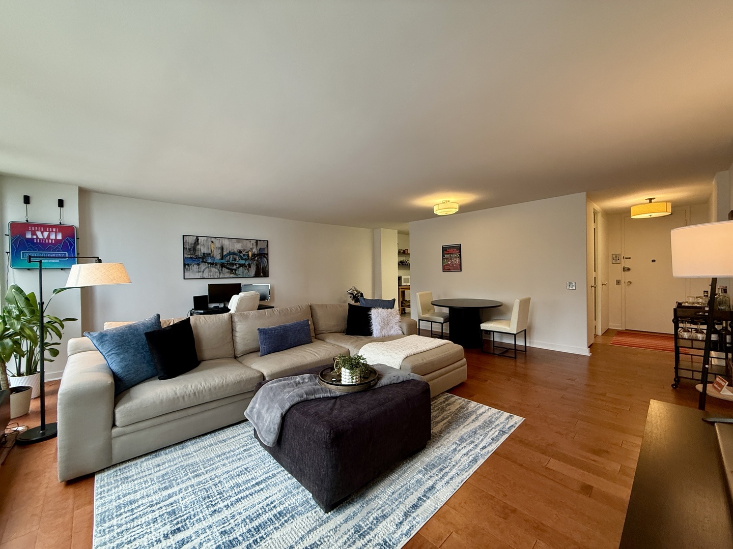 900 N LAKE SHORE Drive 812