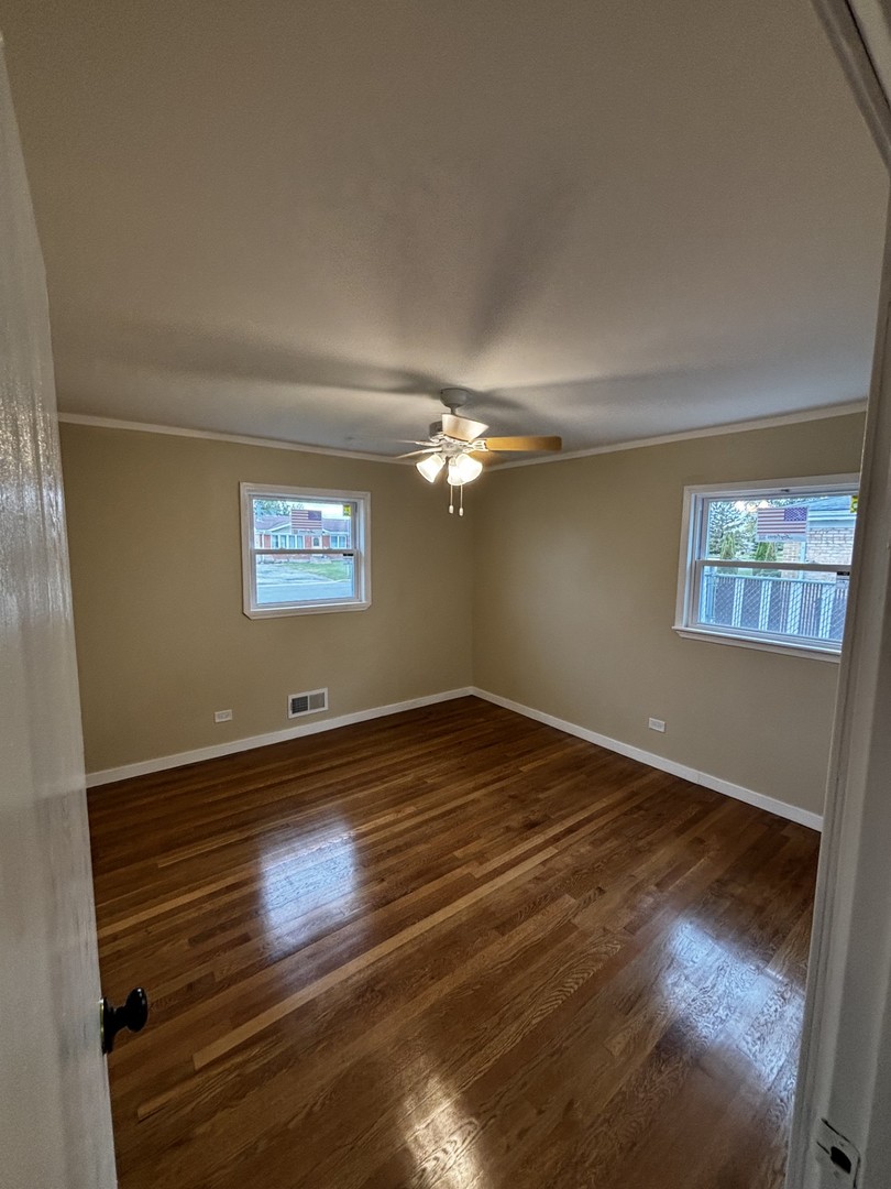 7722 W 81st Place