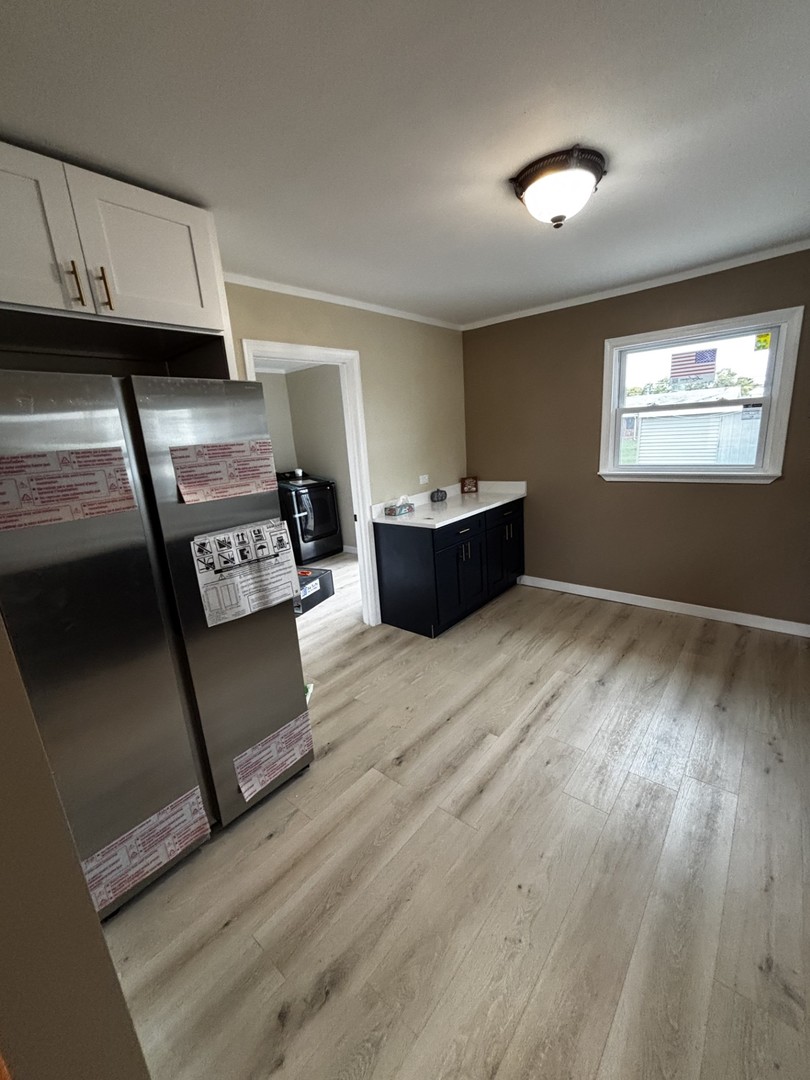 7722 W 81st Place