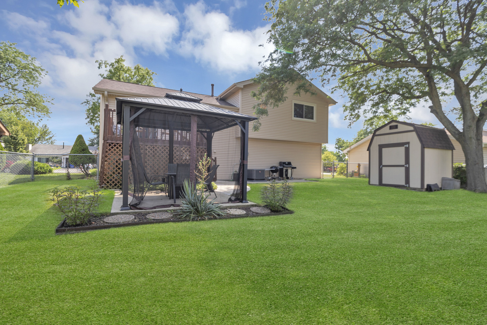 676 Niagara Drive