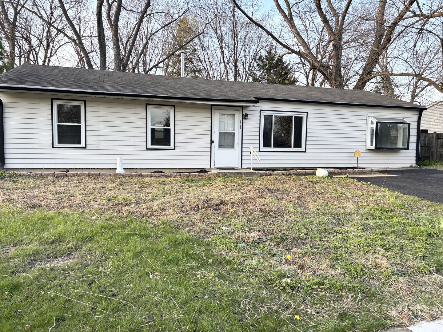 1034 E Tulip Way