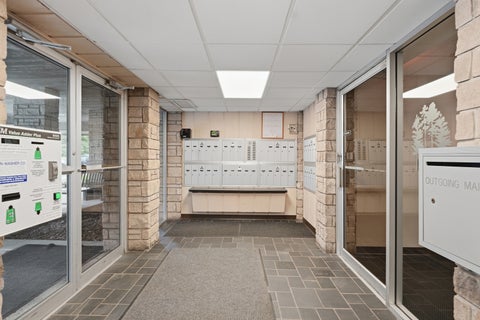 Tiny photo for 2500 Windsor Mall #2D, Park Ridge, IL 60068 (MLS # 12745385)