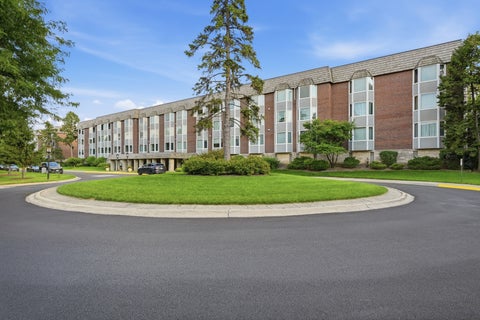 Tiny photo for 2500 Windsor Mall #2D, Park Ridge, IL 60068 (MLS # 12745385)