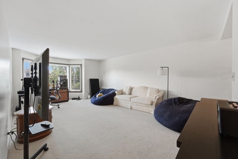 Tiny photo for 2500 Windsor Mall #2D, Park Ridge, IL 60068 (MLS # 12745385)