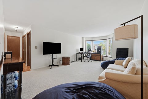 Tiny photo for 2500 Windsor Mall #2D, Park Ridge, IL 60068 (MLS # 12745385)