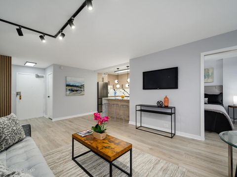 Tiny photo for 3550 N Lake Shore Drive #806, Chicago, IL 60657 (MLS # 12625089)